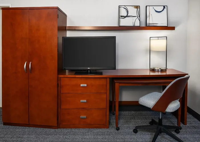 Courtyard By Marriott Anchorage Airport