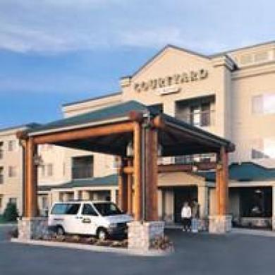 Courtyard By Marriott Airport Hotel