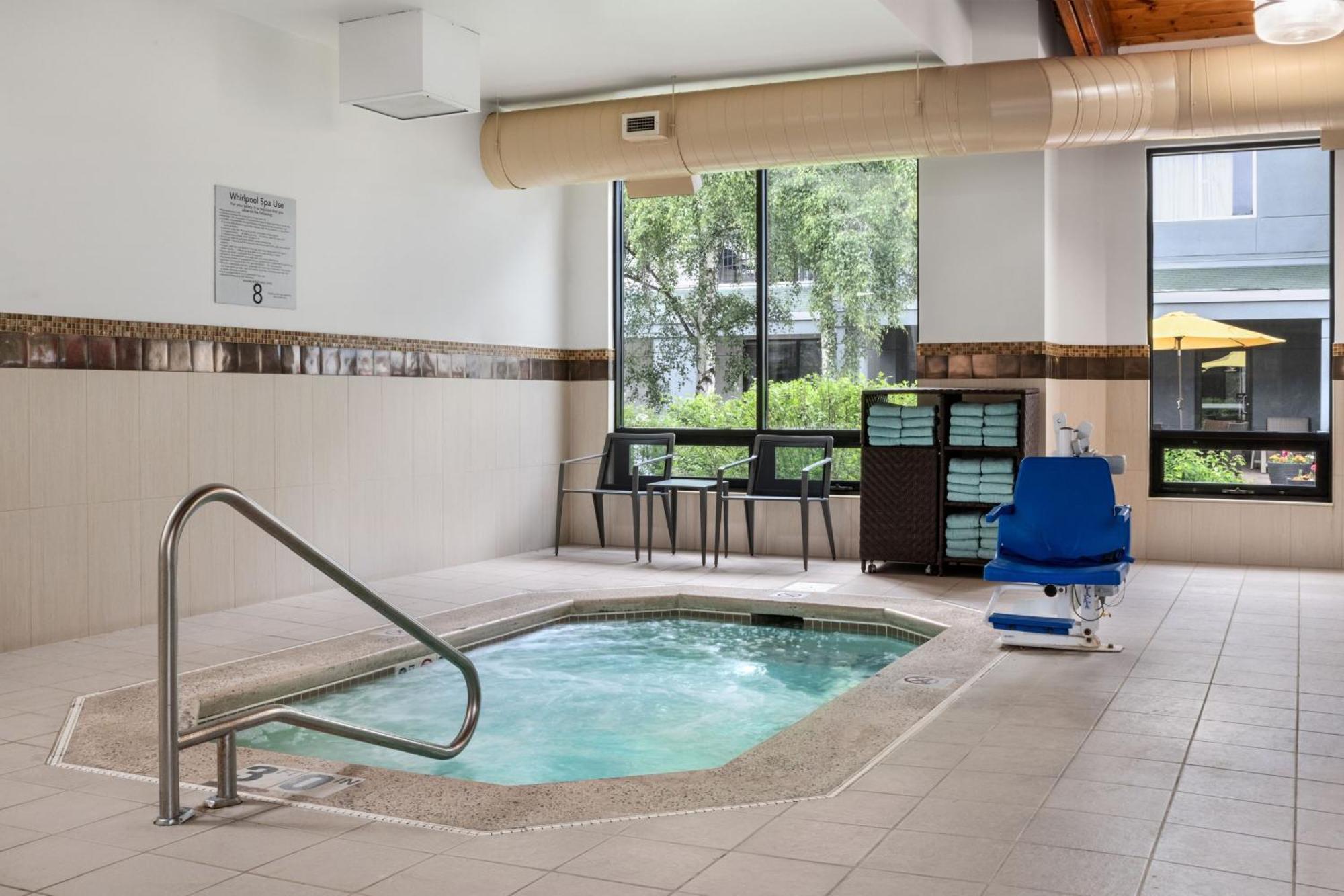 Courtyard By Marriott Airport Hotel 3*