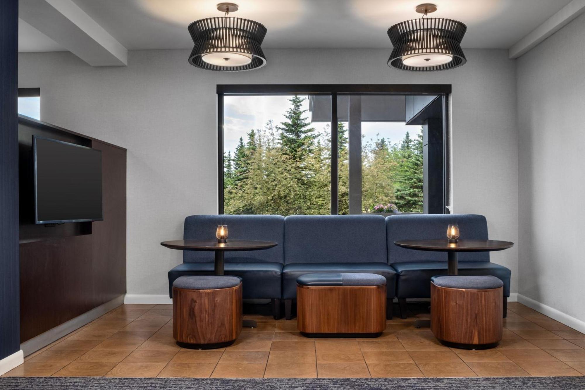 Hotel Courtyard By Marriott Airport 3*