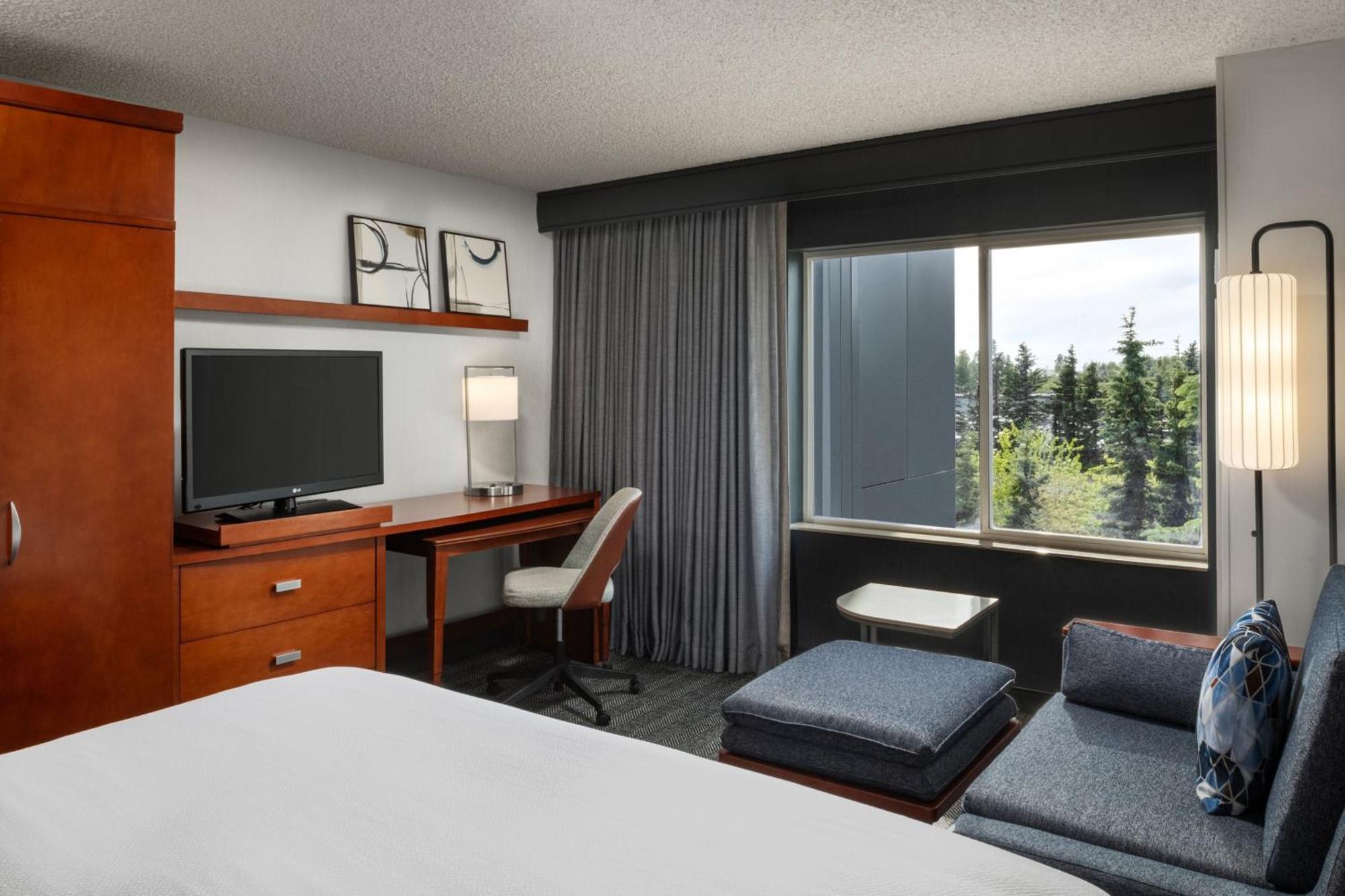 Hotel Courtyard By Marriott Airport 3*