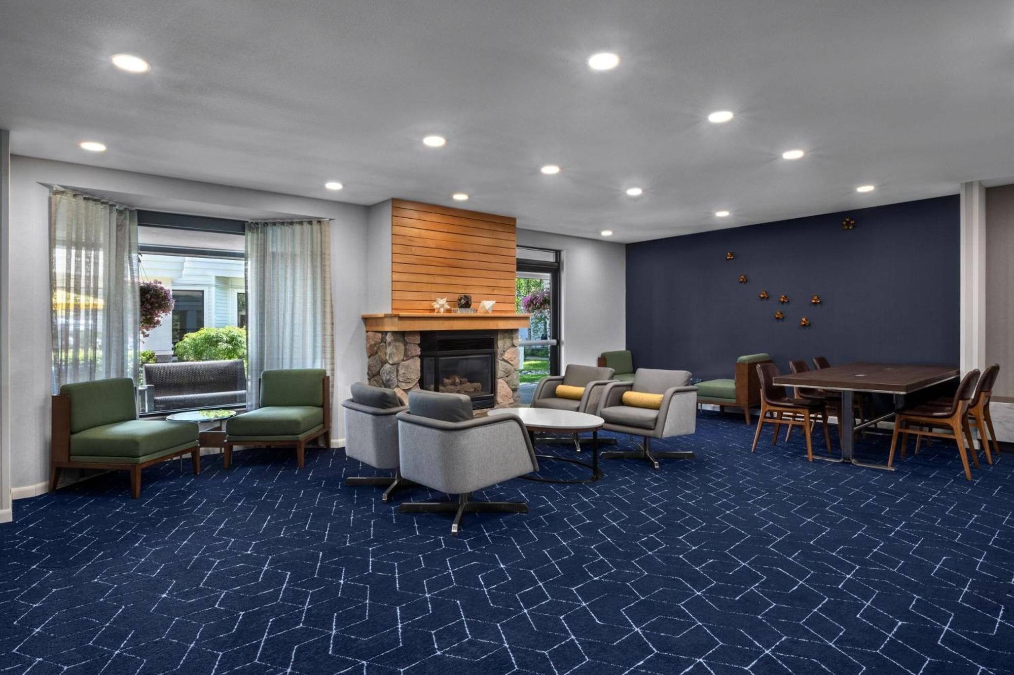 Courtyard By Marriott Airport Hotel 3*