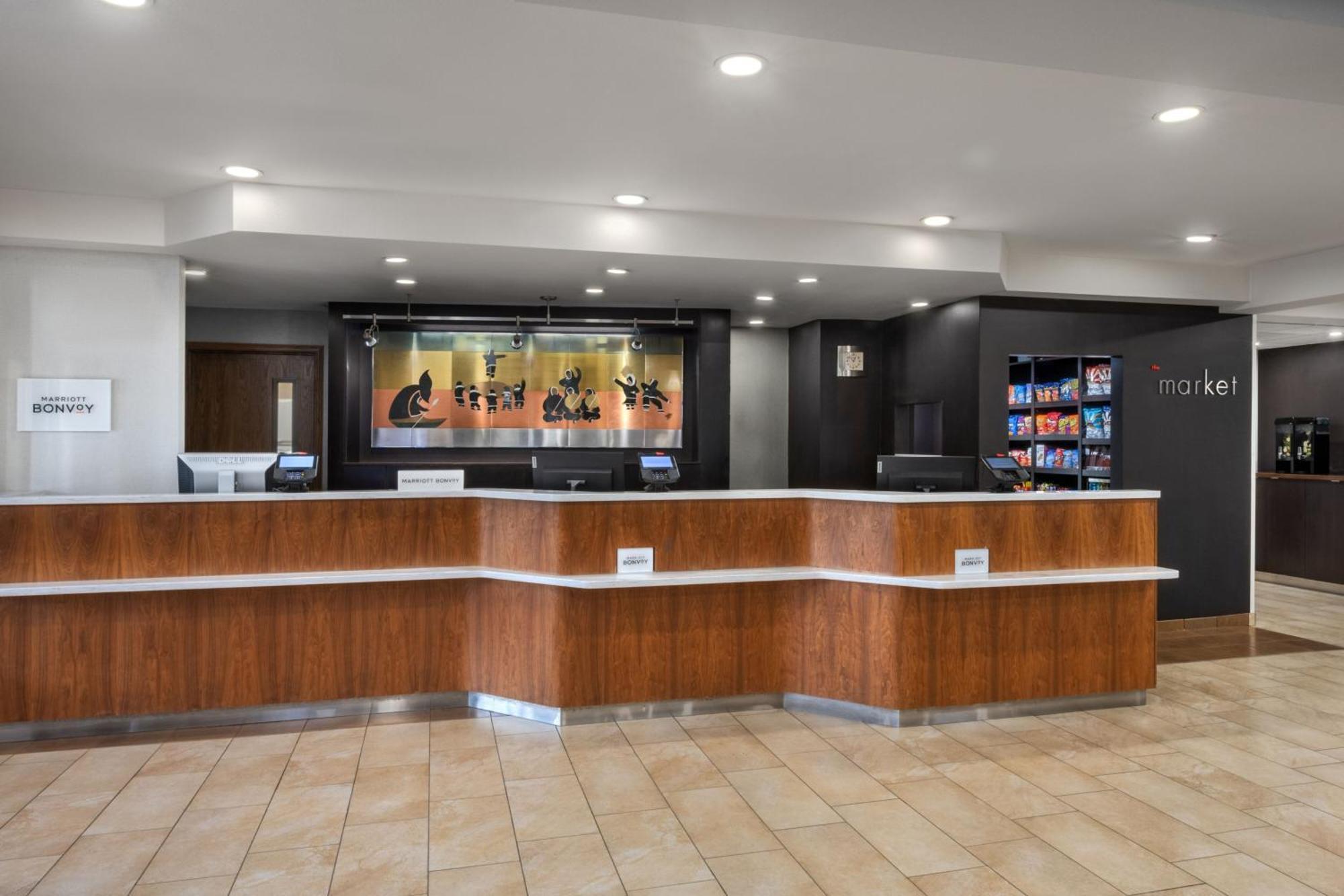 Hotel Courtyard By Marriott Airport 3*