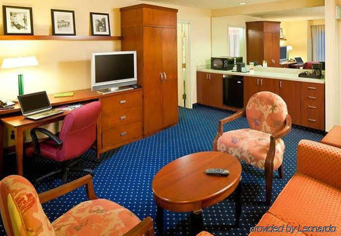 Courtyard By Marriott Airport Anchorage